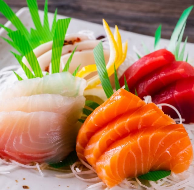 Sashimi Mix (18 PCS).